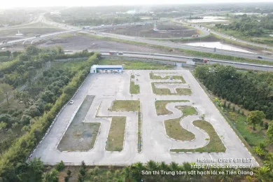 Sân thi lái xe của Trung tâm sát hạch lái xe Tiền Giang